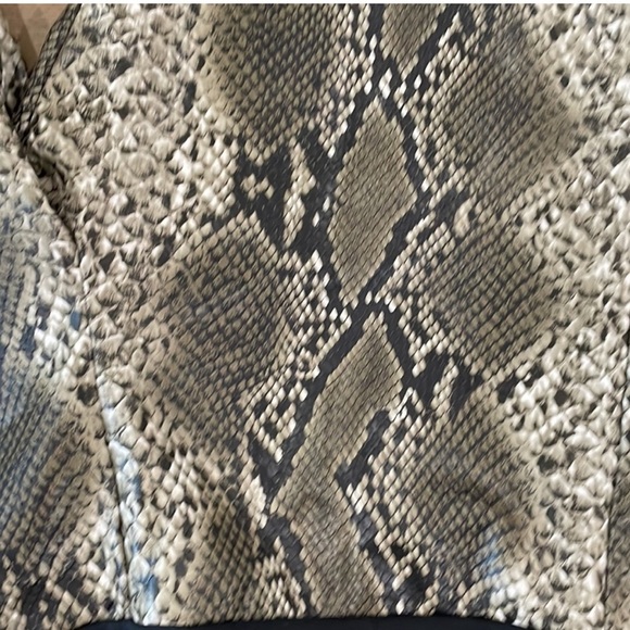 NIB!  Asset Spanx Faux Leather Snake print Shaping Leggings Sz‎ Medium - Picture 4 of 8